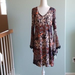 Floral bell sleeve dress